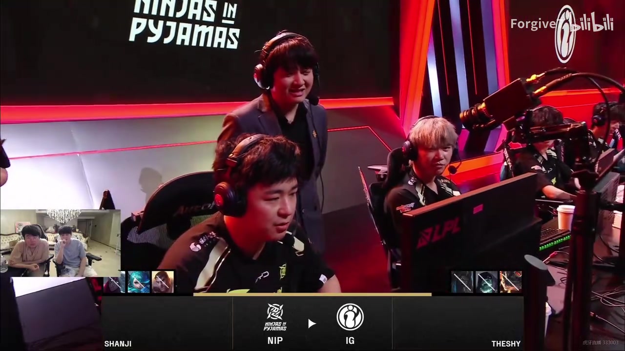 谈球吧体育app官网姿态看TheShy戏耍Shanji：完全无压力 就是养着你不杀 让你自裁！