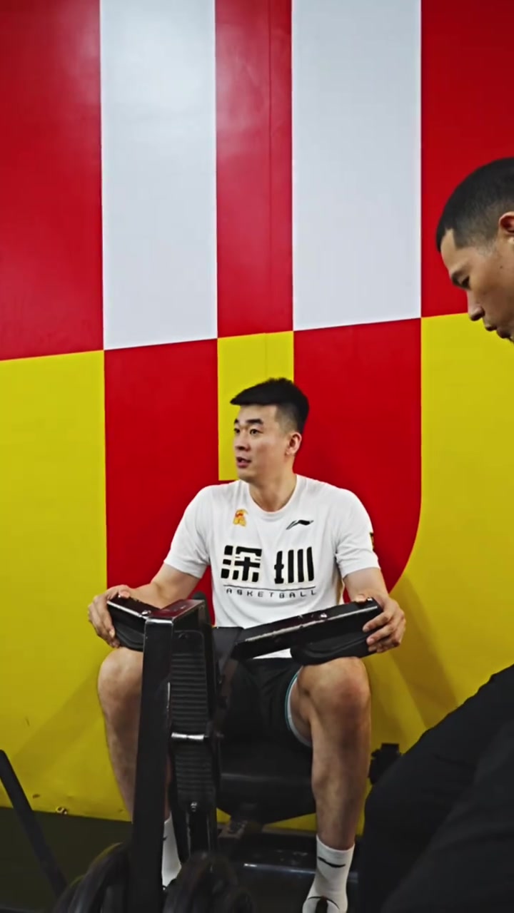 谈球吧体育app下载打卡力量房&李慕豪正在训练 来看看他最近的恢复情况如何吧